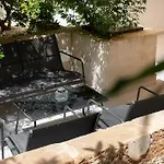 Large With Private Garden Apartamento *