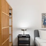 Large With Private Garden Apartamento *