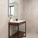 Large With Private Garden Apartamento