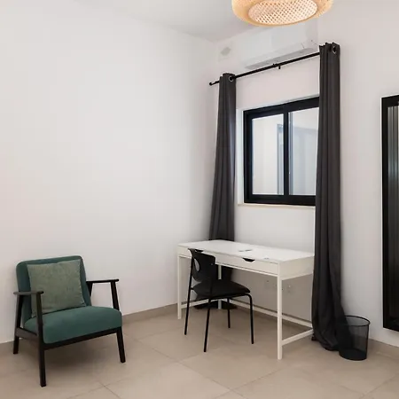 Large With Private Garden Apartament *