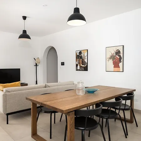 Apartamento Large With Private Garden Marsaskala