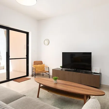 Daire Large With Private Garden