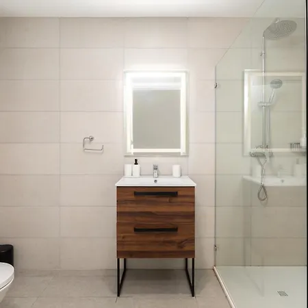 Apartment Large With Private Garden *