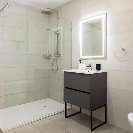 Large With Private Garden Apartment Marsaskala
