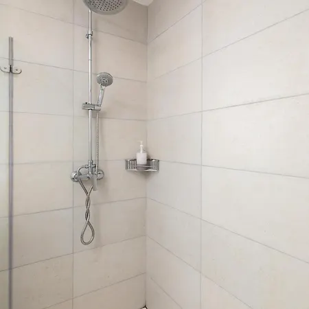 Large With Private Garden Marsaskala