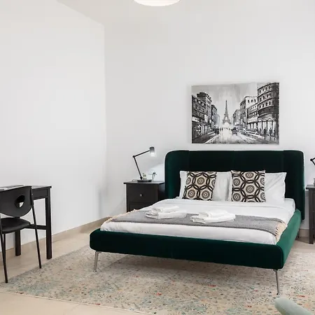 Appartement Large With Private Garden