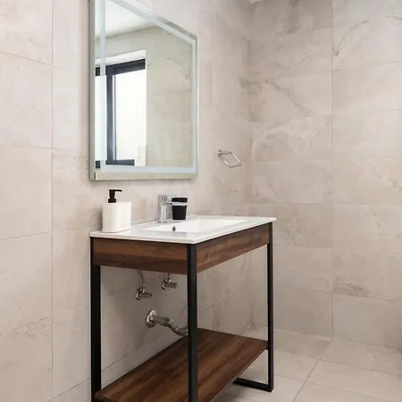 Large With Private Garden Apartment