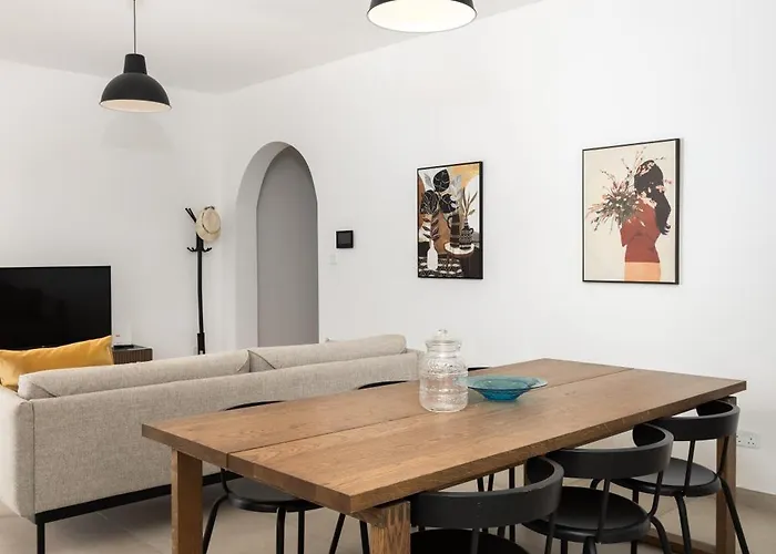 דירה Large With Private Garden מרססקלה