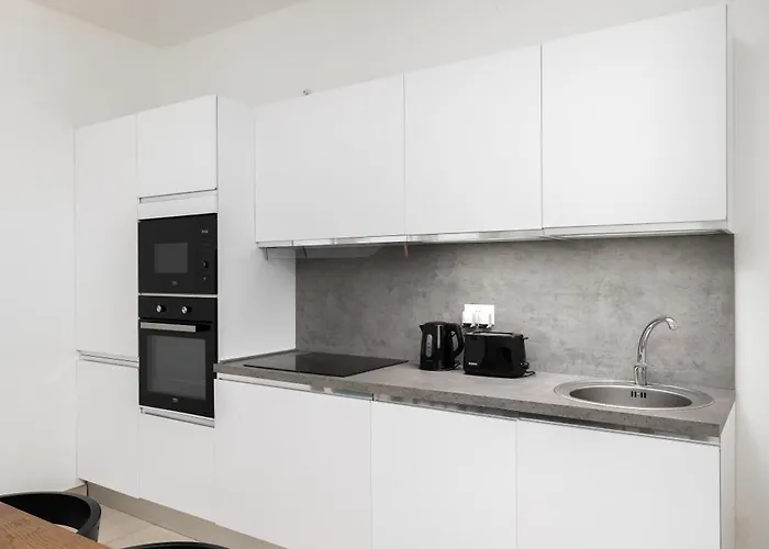 דירה Large With Private Garden