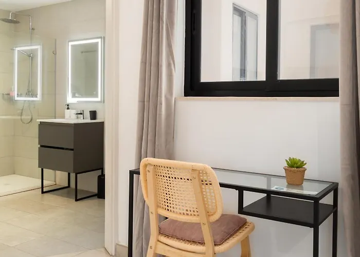 דירה Large With Private Garden מרססקלה